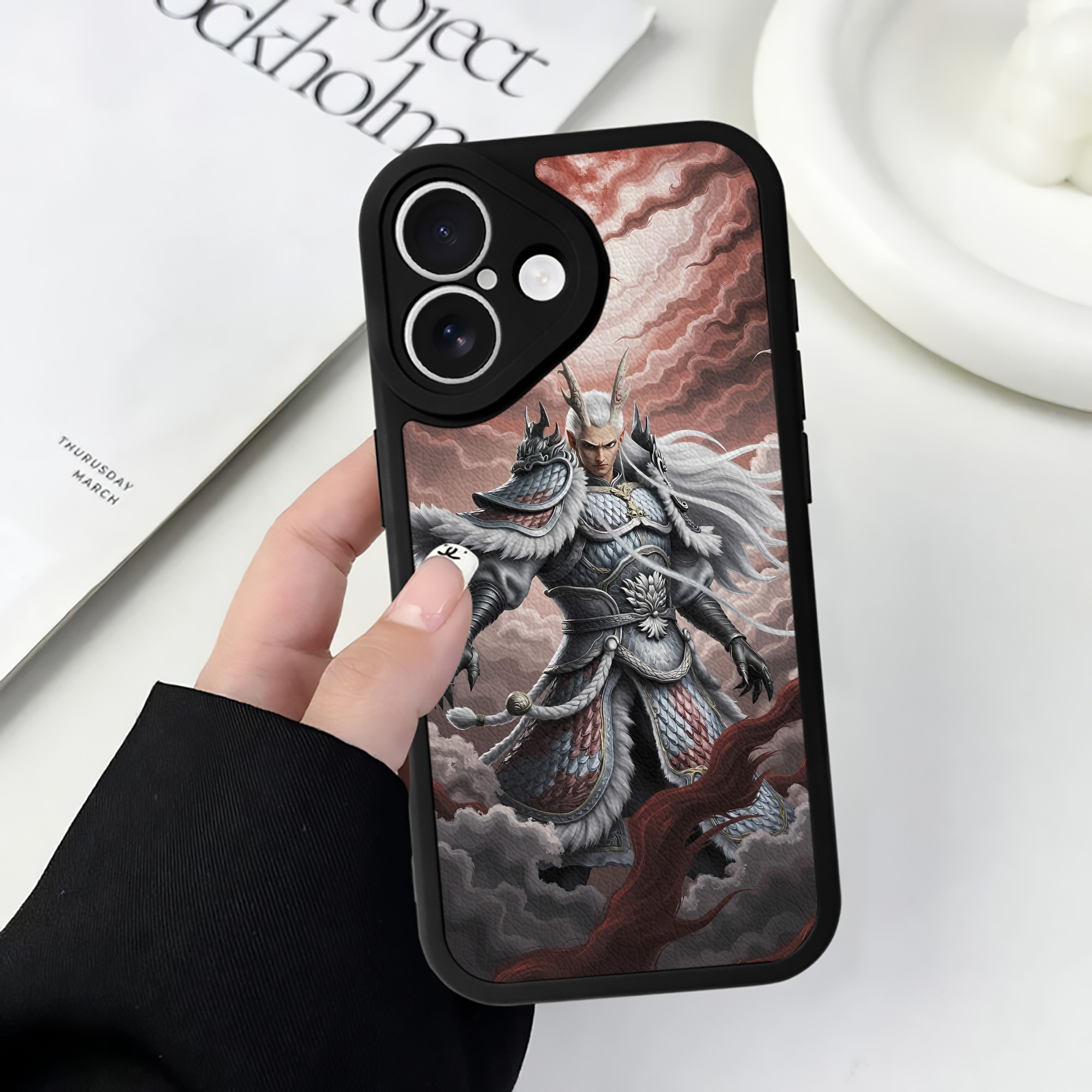 （画像用） Ne Zha 2 ナタ 魔童の大暴れ 【iPhone 16シリーズ対応】シリコンスマホケース（レザー調） 材質：シリコン